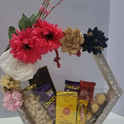 The Festive Gourmet & Nut Hamper