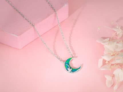 Silver The Moon Pendant With Link Chain
